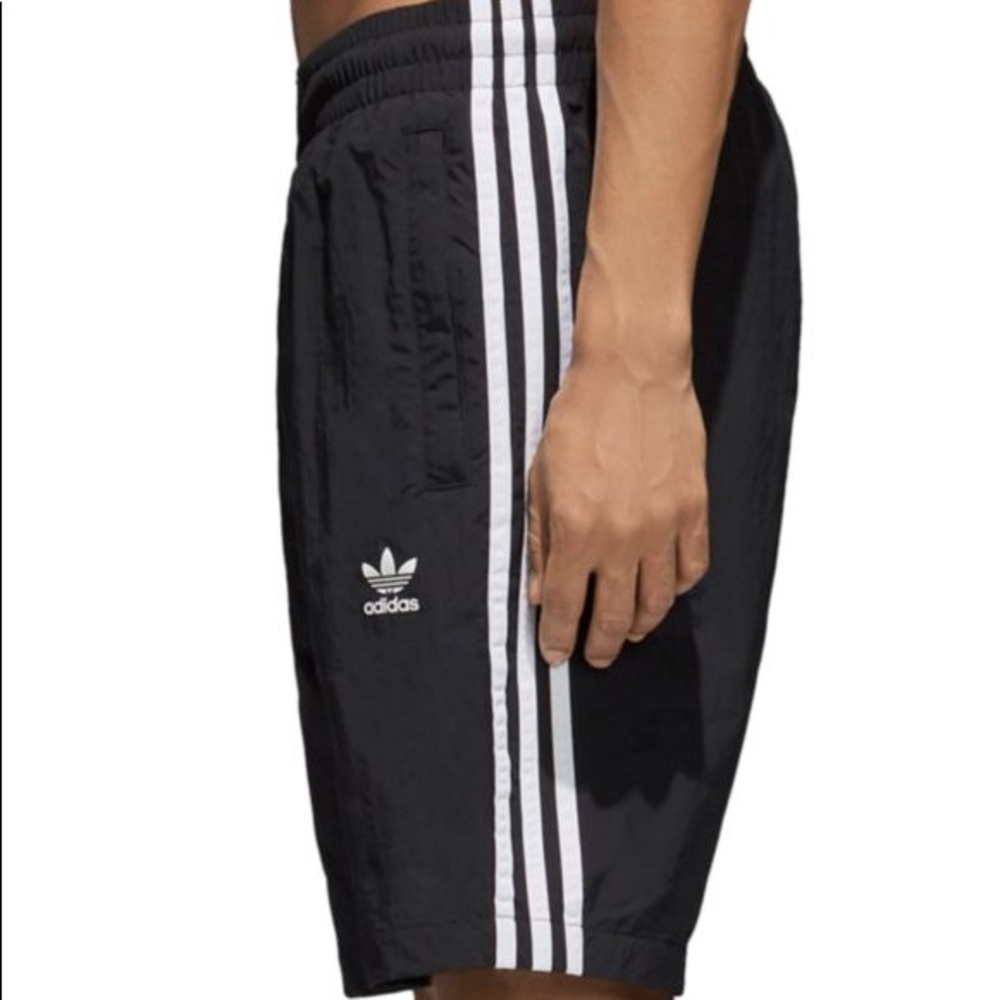 Black Adidas 3 stripes shorts black & white, Men’s